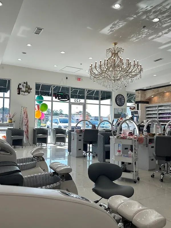 VERNIS Nail Lounge & LASHES (15% NEW CUSTOMERS) — Nail salon in Durham